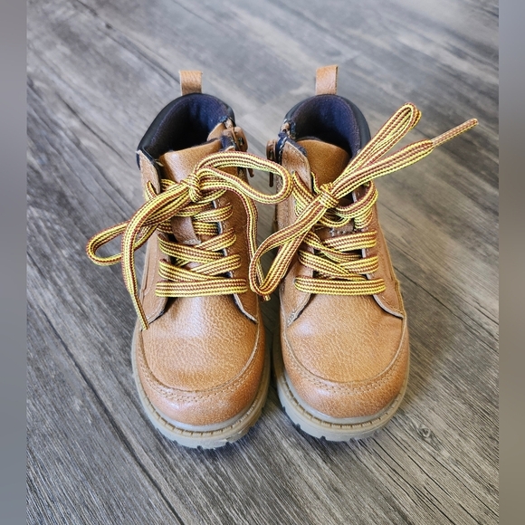 Carter's Trail Work Boots - Picture 2 of 7